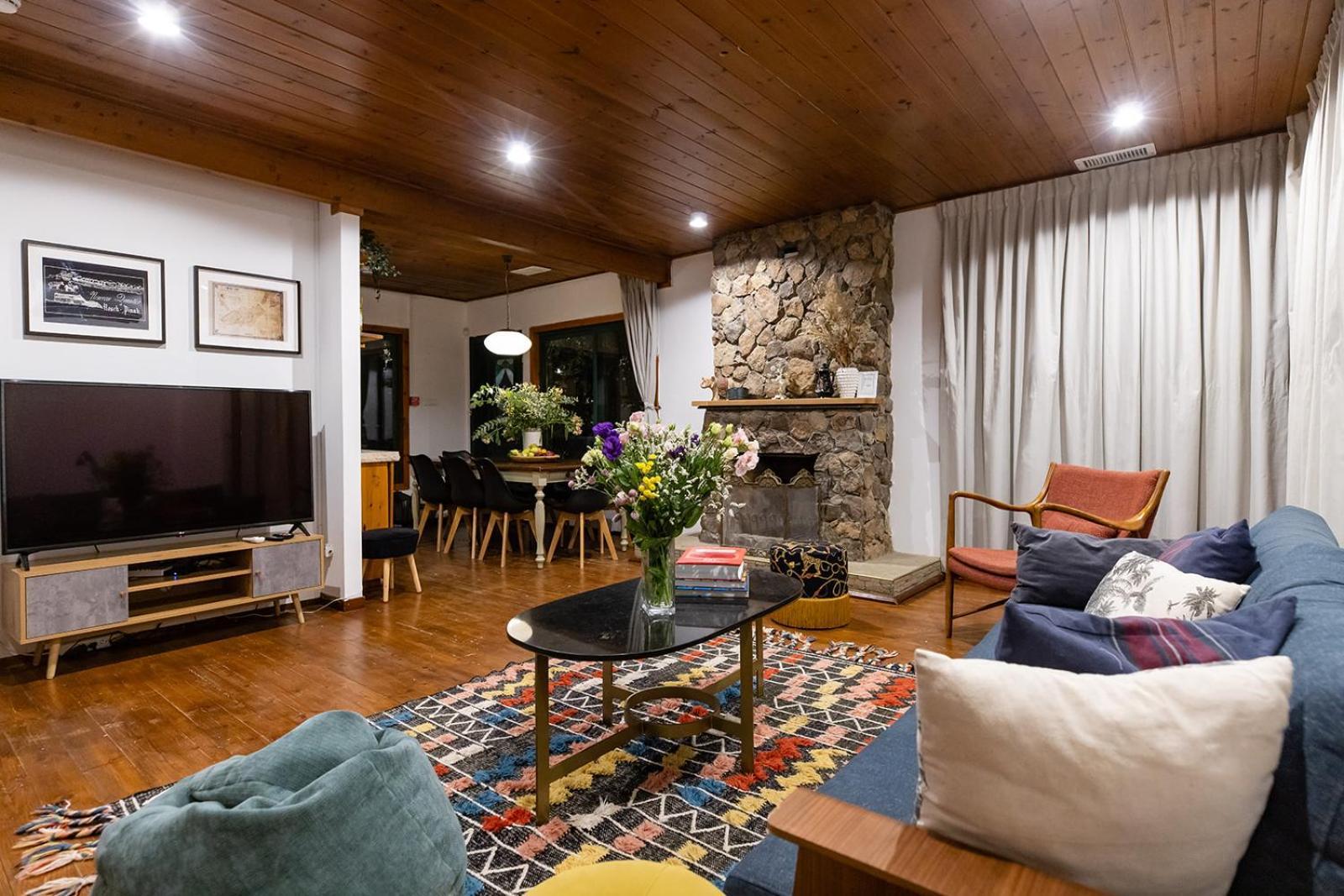 The House Rosh Pina - 2Brm With Pool Villa Bagian luar foto
