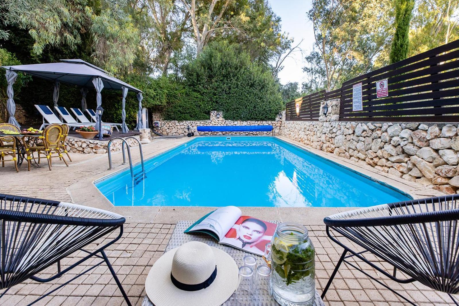 The House Rosh Pina - 2Brm With Pool Villa Bagian luar foto